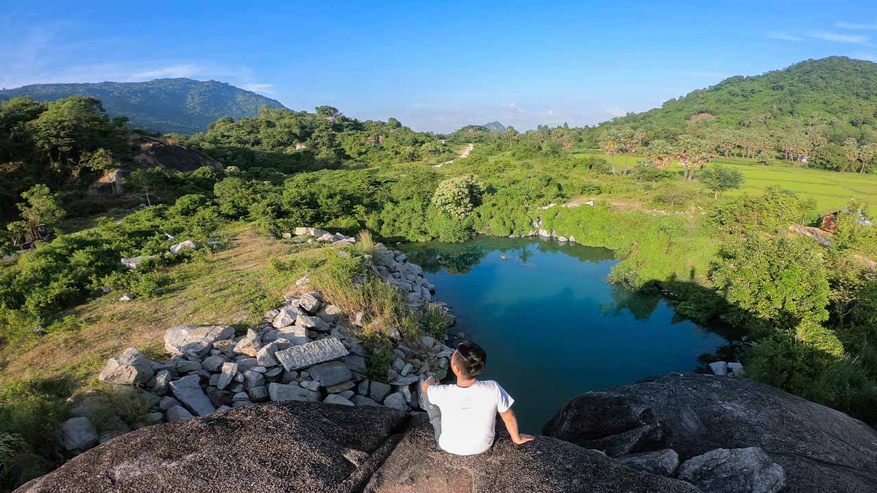 Hồ Latina còn có tên gọi khác là hồ Đá