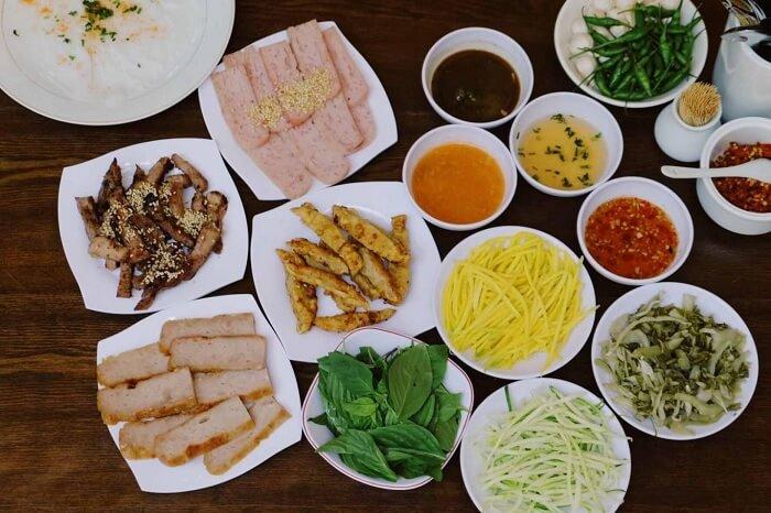 Bánh ướt thịt nướng Ban Mê