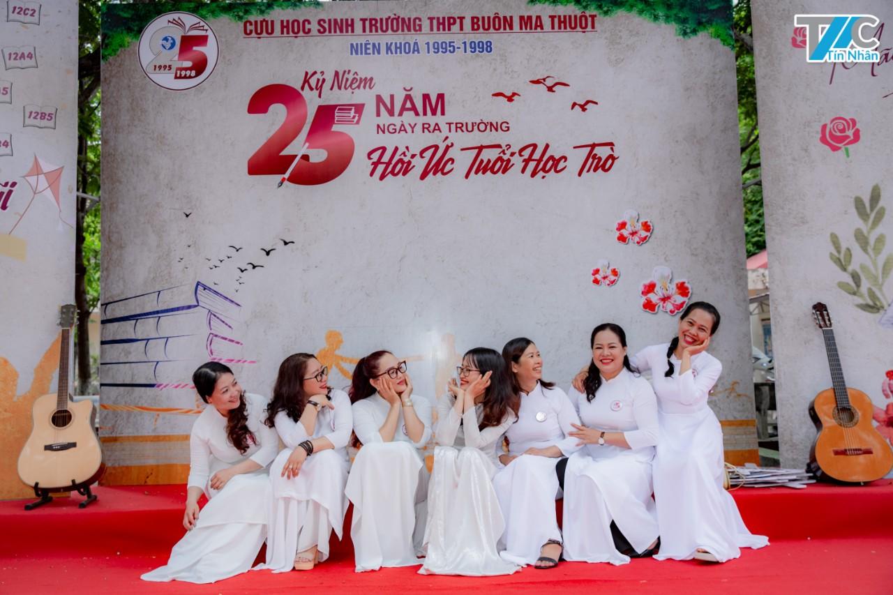 25 nam ve truong 