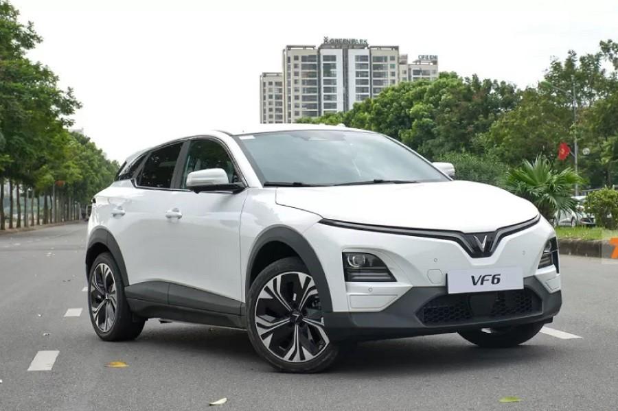 Chốt Sổ Cuối Năm: Tặng Ngay 2 Năm BHVC Hoặc 15 Triệu Đồng Cho VF 6 Eco, VF 7 Eco & Limo