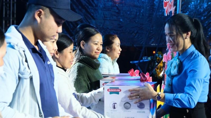 Đà Nẵng nghiêm cấm việc dùng công quỹ biếu, tặng quà Tết cho lãnh đạo các cấp với mọi hình thức