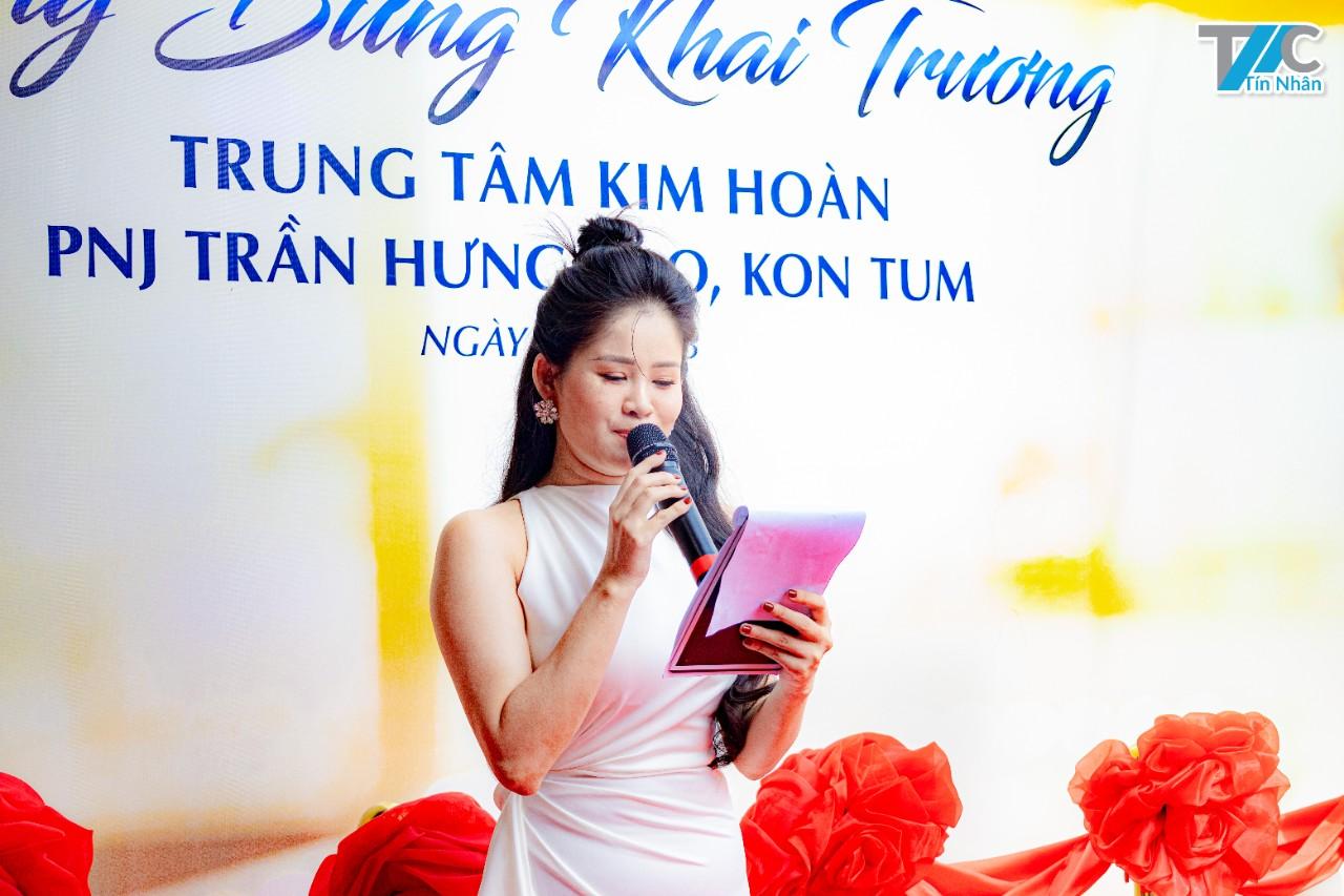 khai truong PNJ