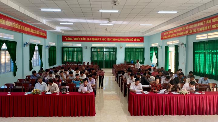 HĐND xã Cư Klông khóa III, nhiệm kỳ 2016-2020 tổ chức Kỳ họp thứ mười