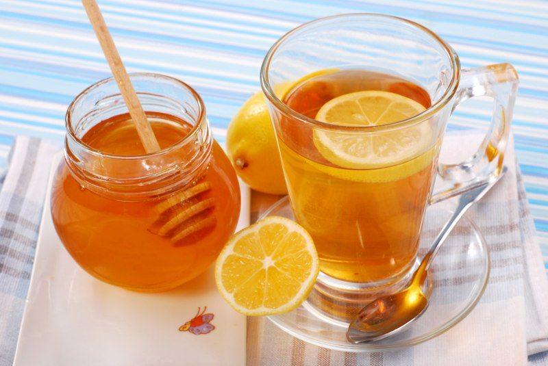 Uống chanh pha mật ong vào buổi tối có giảm cân
