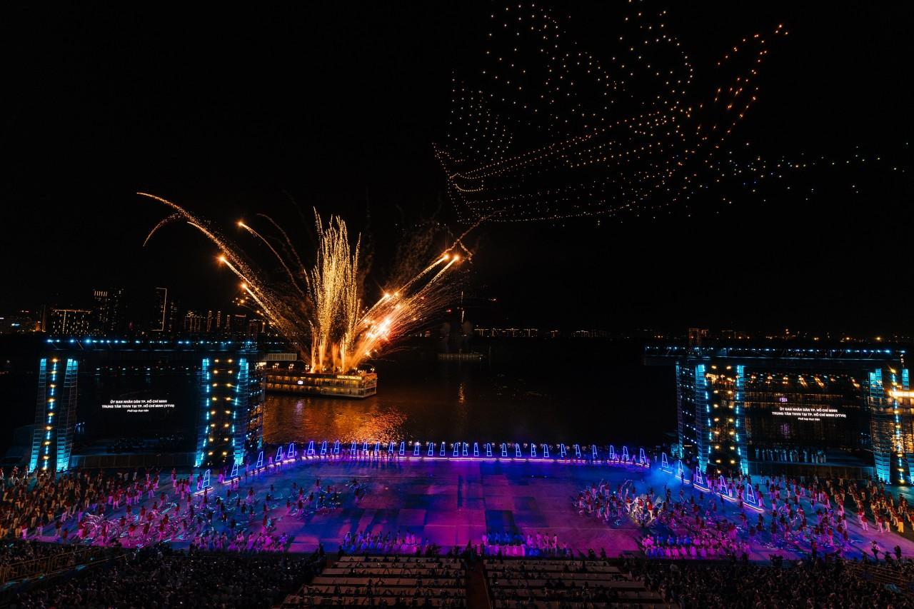 THÀNH PHỐ HỒ CHÍ MINH TỔ CHỨC MÀN TRÌNH DIỄN THIẾT BỊ KHÔNG NGƯỜI LÁI LỚN NHẤT TỪ TRƯỚC TỚI NAY 8 Zalo