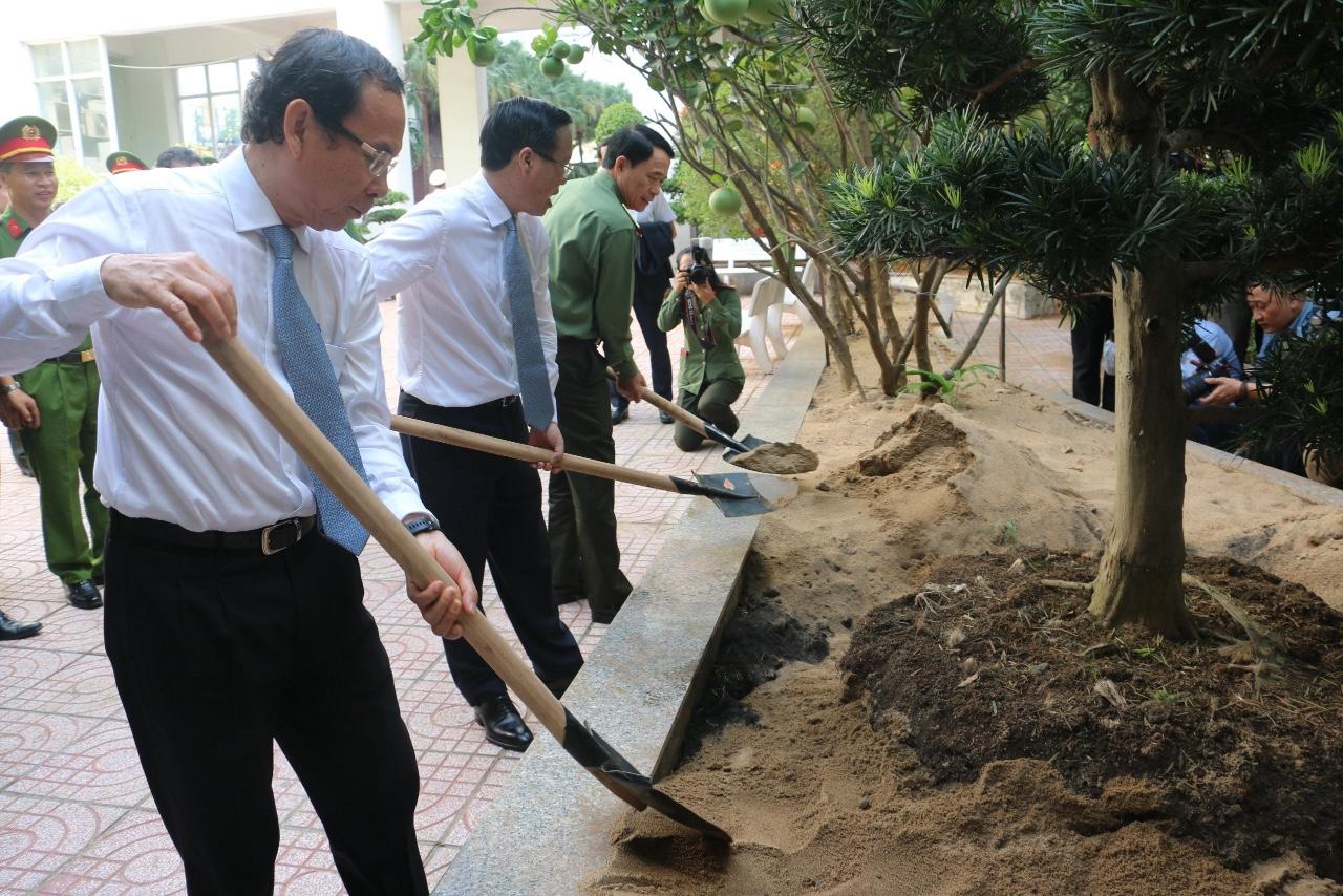 https://zalo-article-photo.zadn.vn/b2e5c2105a47b319ea56#312741208