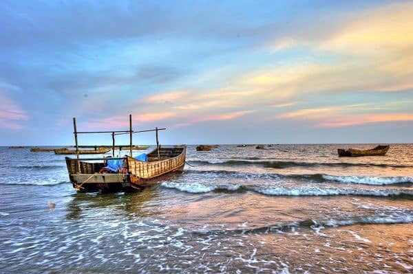 Trà Cổ – “Bãi biển trữ tình nhất Việt Nam” (ảnh sưu tầm)