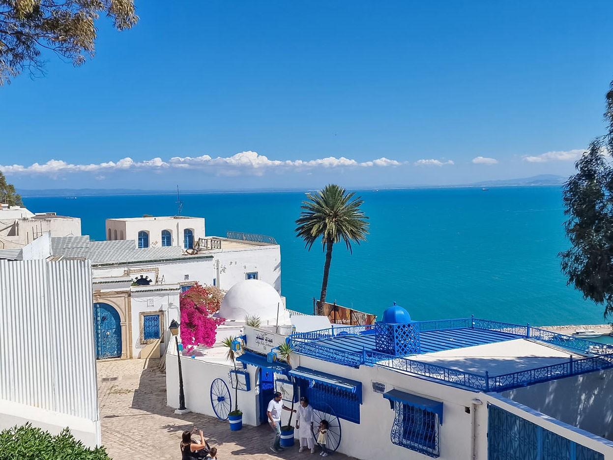 THỊ TRẤN SIDI BOU SAID (TUNISIA) XINH ĐẸP NGẤT NGÂY TRONG GAM MÀU XANH TRẮNG