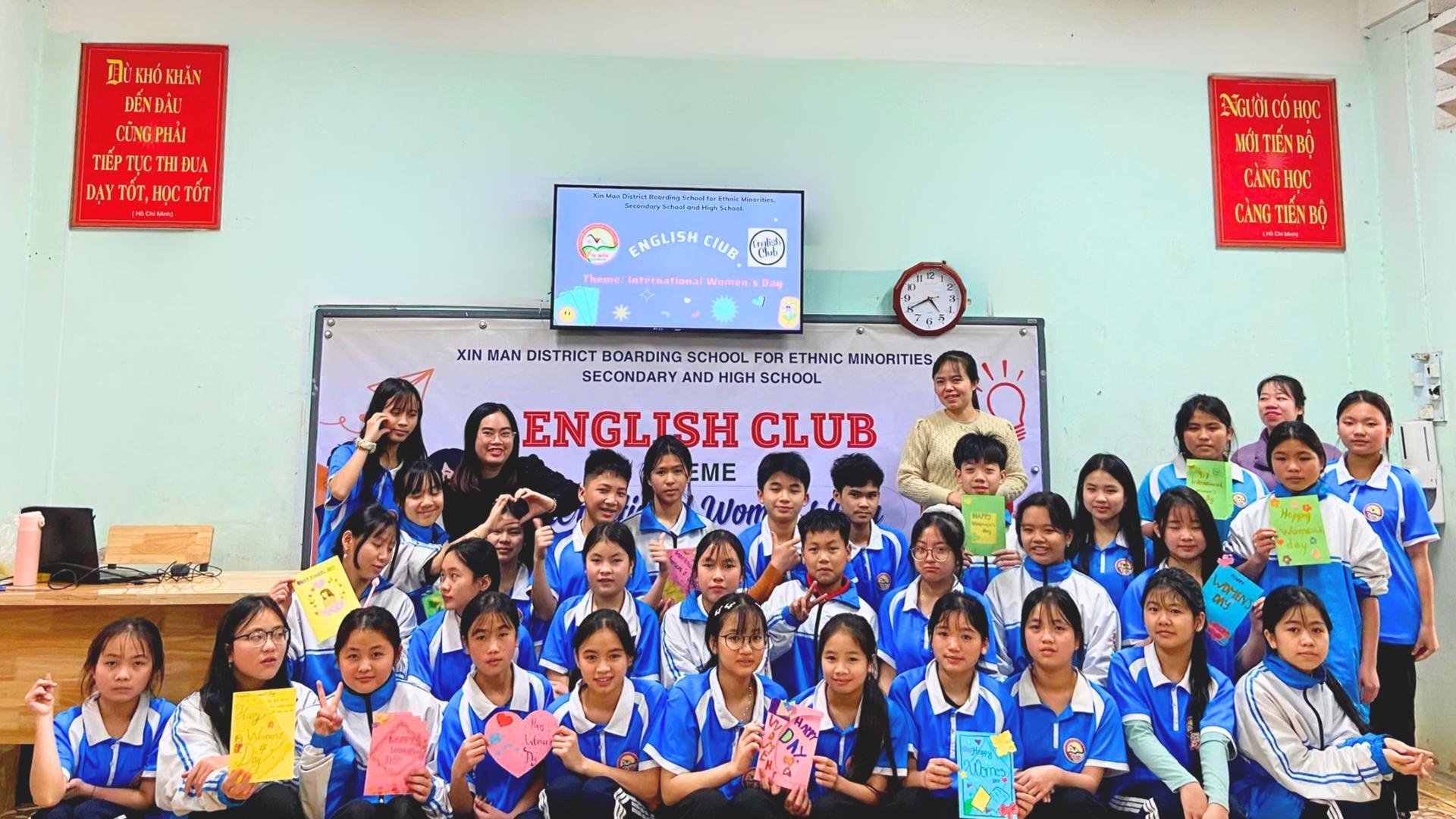 Sinh hoạt chủ đề Câu lạc bộ tiếng Anh