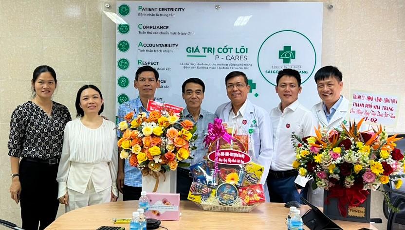 Nhân dịp kỷ niệm 69 năm Ngày Thầy thuốc Việt Nam, BVĐK Sài Gòn Nha Trang vinh dự được tiếp các cấp lãnh đạo Tỉnh, thành phố, địa phương  cùng các Cơ quan ban ngành, đơn vị báo chí, các đối tác và doanh nghiệp đến thăm hỏi, chúc mừng