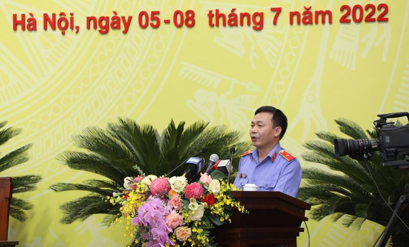 Viện trưởng Viện Kiểm sát nhân dân thành phố Đào Thịnh Cường trình bày báo cáo. 
