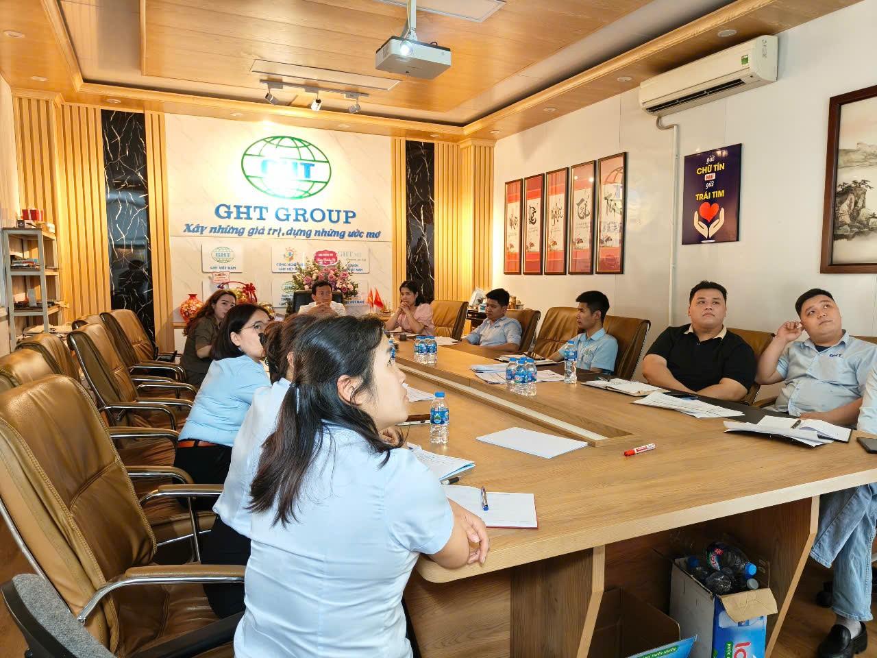 Ban lãnh đạo GHT Group và các Trưởng Bộ phận tại buổi làm việc